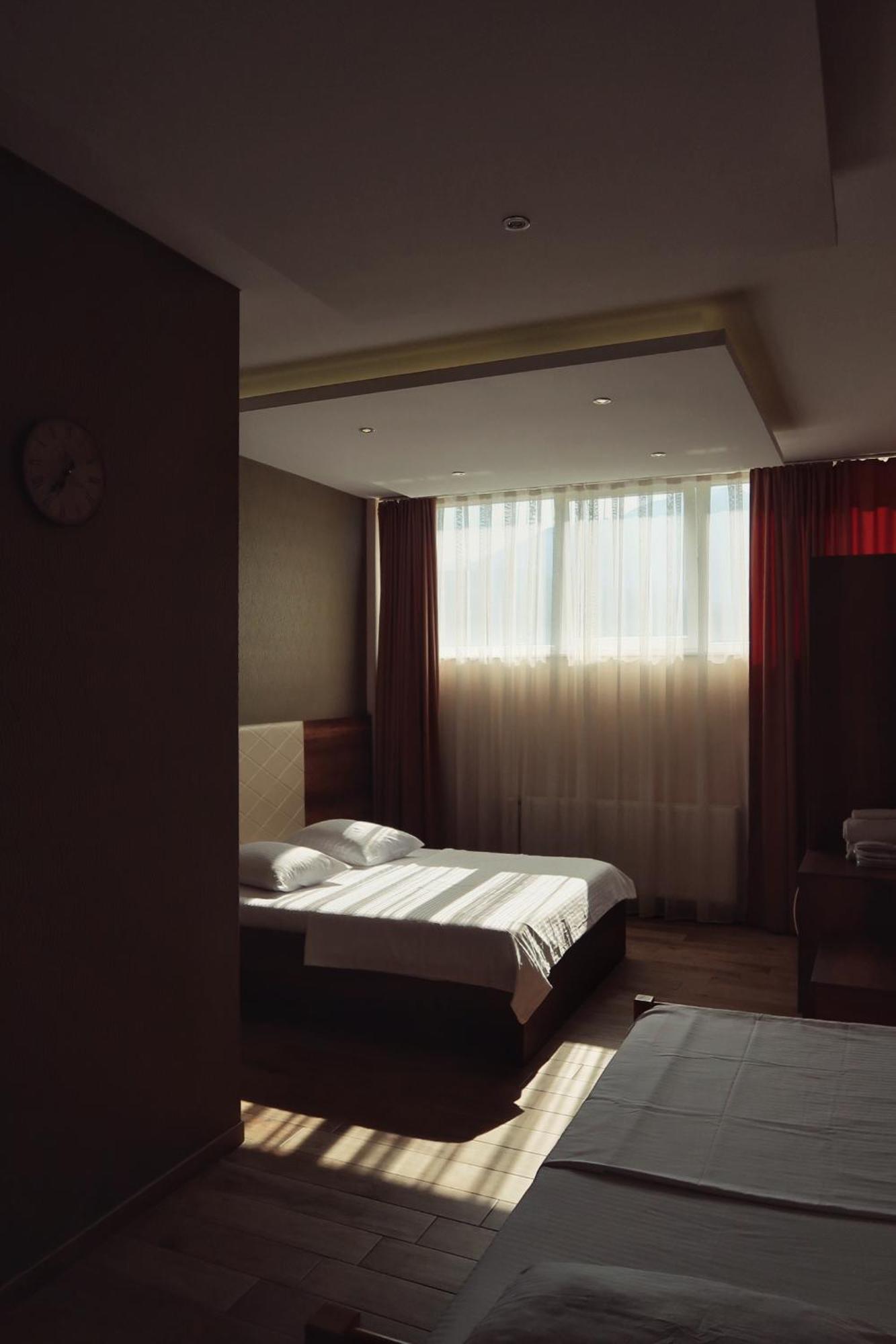 Hotel Antika Peje Ngoại thất bức ảnh